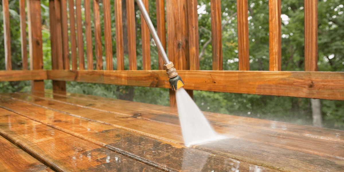 Pressure Wash Carefully Deck maintaining in summer SC
